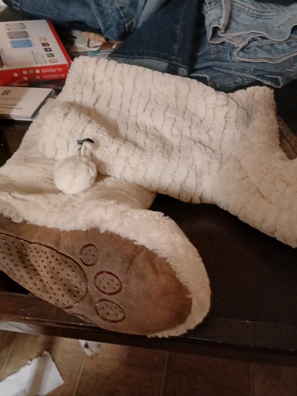 Cozy Women's Cream Faux-Fur Lined Boot Slippers